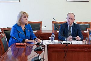 Председатель КСП Вологодской области Ирина Карнакова и аудитор Василий Лукин приняли участие в рассмотрении госпрограммы развития дорожной сети в ходе «нулевых» чтений законопроекта о бюджете на 2027–2029 годы